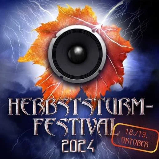 Wir freuen uns wahnsinnig, dass wir nach sehr vielen Jahren wieder Teil des fantastischen @herbststurmfestival sein dürfen. Wir erinnern uns an so viele besondere Momente und haben jede Menge tolle Bilder im Kopf. Bald ist es so weit, und wir präsentieren unsere Metal Märchen dort, wo sie sich besonders gut anfühlen. Sei dabei und genieße die magische Atmosphäre dieses Festivals 🤘🍁🧚‍♀️

#festival #livemusic #metalmusic #fairytalemetal #symphonicmetal #germanmetalbands #germanmetalband #metalconcert #femalemetalsinger